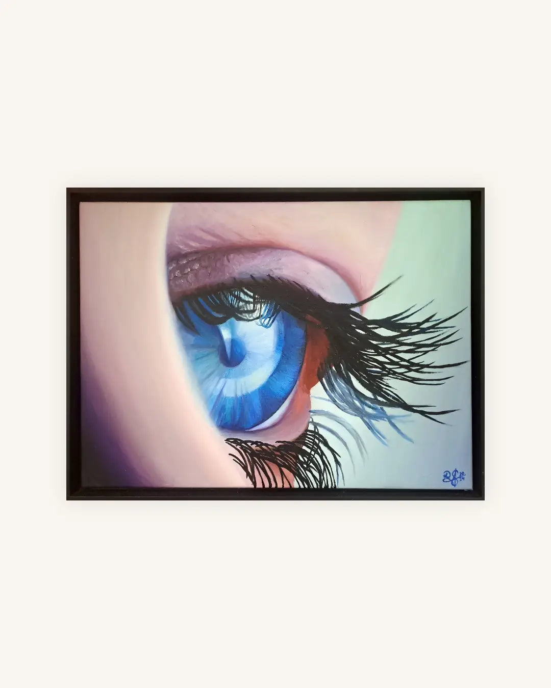 Glimps_of_an_eye_with_black_frame 0