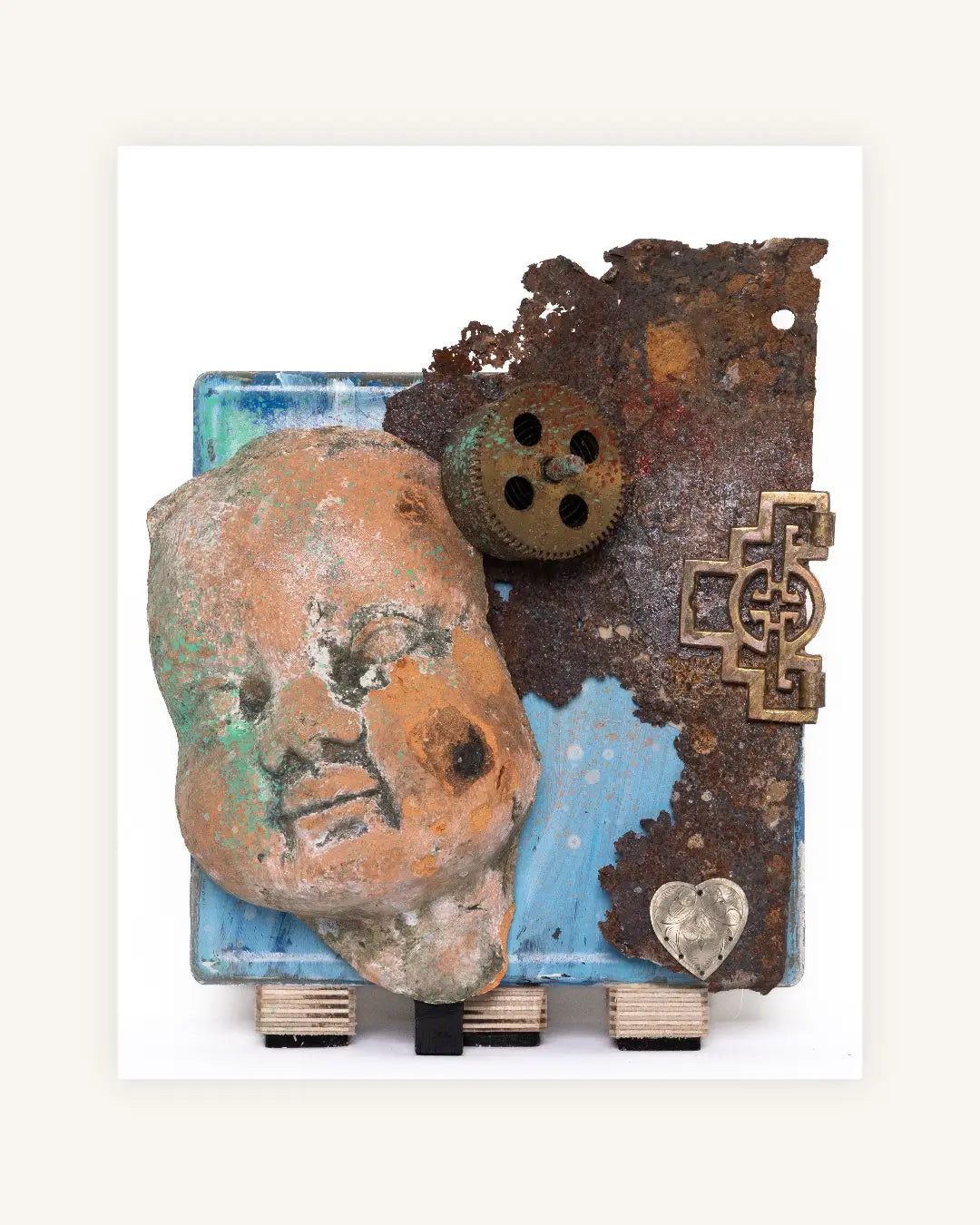 ´Alles geht vorbei´ Assemblage/Steam Punk auf Glasbaustein aus einem ehemaligen Kloster 0